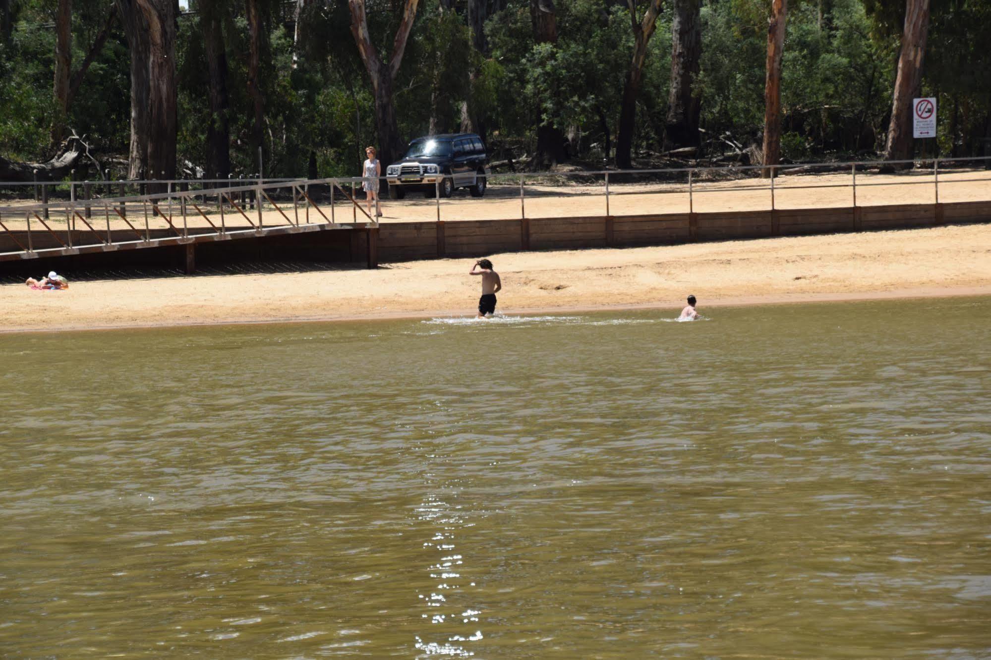 Big River Motel Echuca Exteriör bild